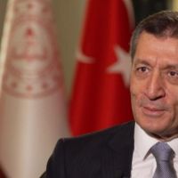 Ziya Selçuk: Uzaktan eğitim EBA'da