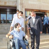 Midyat Belediye Başkanı Şahin, 40 tekerlekli sandalye yardımı sözünü yerine getirdi