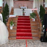 Karabük'teki bir düğünde takılar cansız mankenlere takıldı
