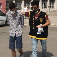 Adana'da Suriyeli ikizleri bıçaklayıp gasbeden 2 zanlı tutuklandı