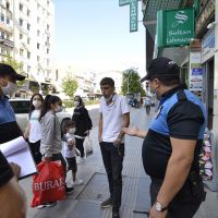 Çorum'da maske takmayıp polise direnen kişiye 392 lira ceza kesildi