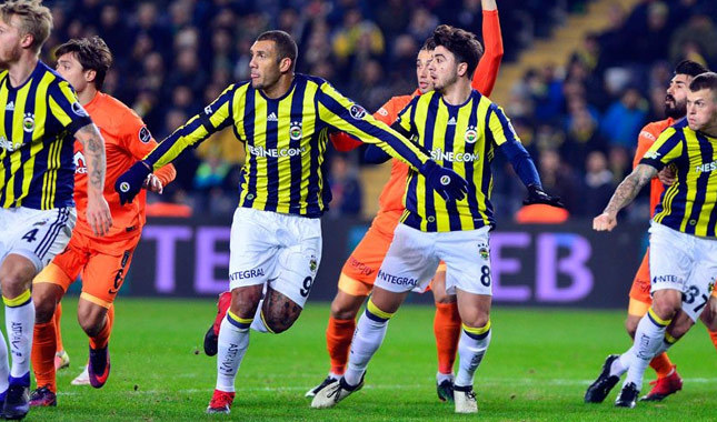 Fenerbahçe Başakşehir'i ağırlıyor