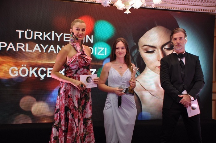  Alper Erözer, Irmak Arıcı, Gökçe Kırgız ve Bilal Göregen'e Ödül!