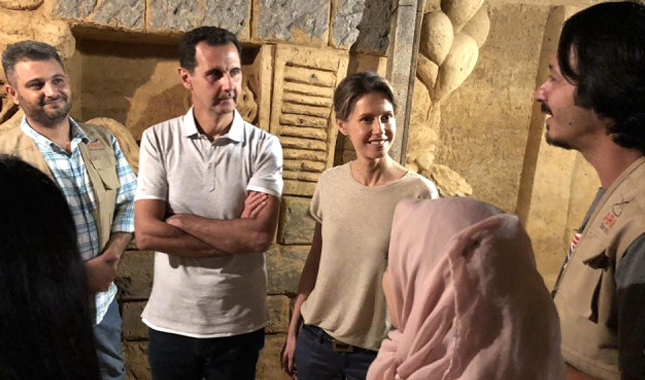 Beşar Esad, kanser tedavisi gören eşi Esma Esad'la birlikte Şam'da tünel inceledi