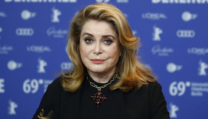 Film yıldızı Catherine Deneuve felç geçirdi!