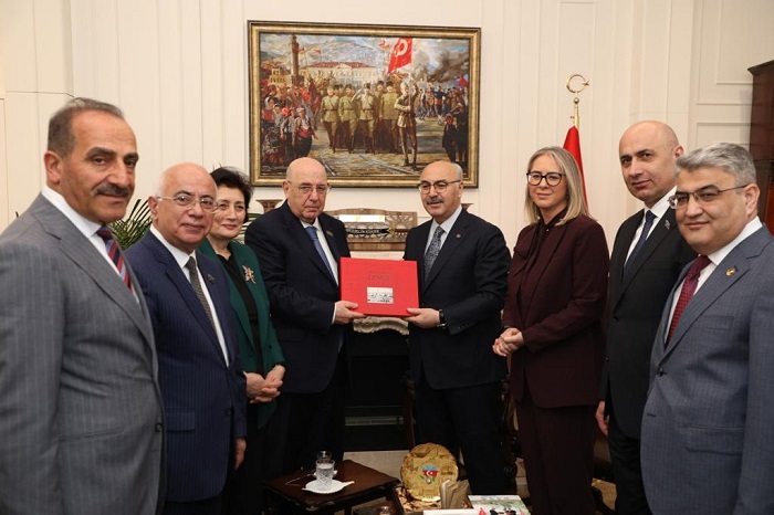  “Türkiye-Azerbaycan arasında 5 milyar dolarlık dış ticaret hedefliyoruz”