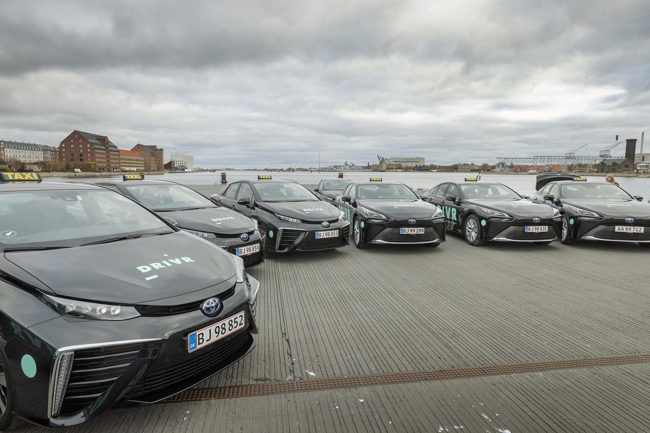 100 hidrojen yakıtlı Mirai Taksi Kopenhag'da yollarda