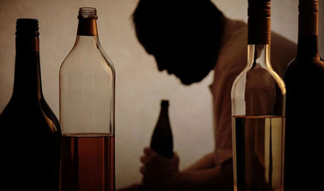 İngiltere'de 200 binden fazla çocuğun ebeveyni alkolik