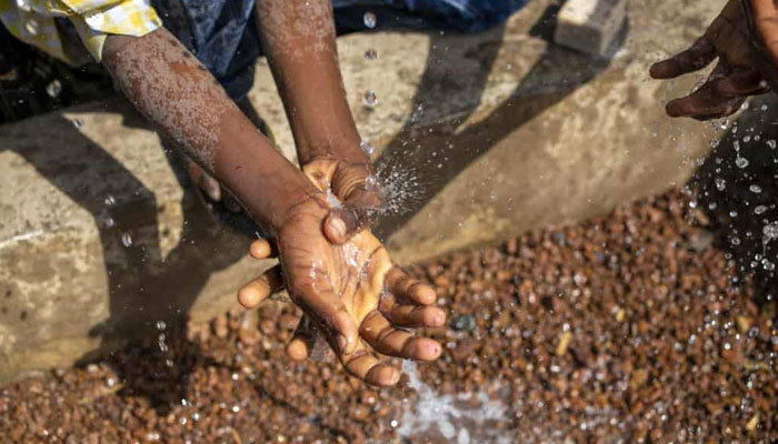 3 milyar insanın elini yıkayacak su ve sabunu yok