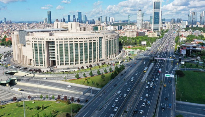 4 günlük kısıtlama sonrası İstanbul'da trafik!