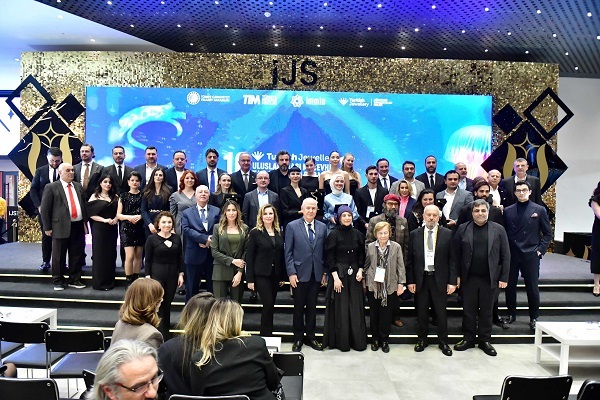 59. IJS Istanbul Jewelry Show Kapsamında Mücevher Tasarım Yarışmasının Ödülleri Verildi