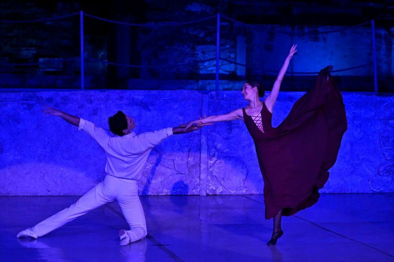 9. ULUSLARARASI EFES OPERA VE BALE FESTİVALİ'NDE SAHNEDE ZORBA BALESİ