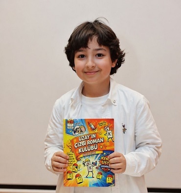 9 Yaşında Yazar Oldu: Uzay Kaan İnce, İlk Kitabını İmzaladı