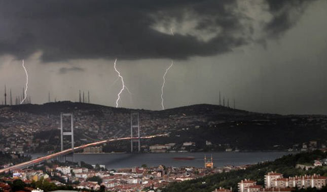 AKOM uyardı, İstanbul'da fırtına bekleniyor