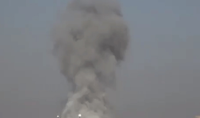 Acımasız Esad rejimi kasabayı bombaladı