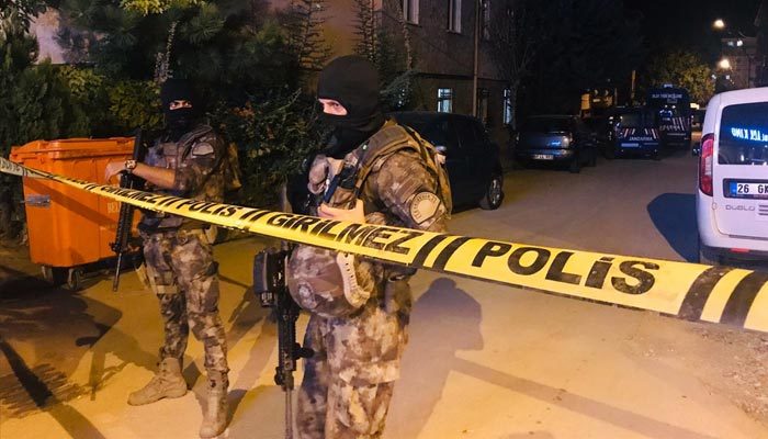 Adana'da polislere saldıran teröristler öldürüldü