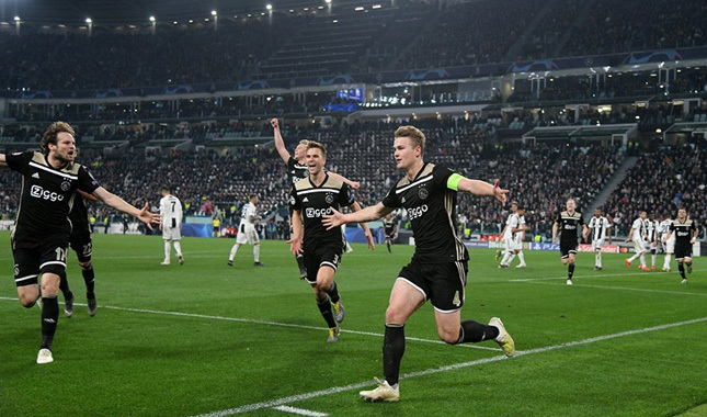 Ajax yarı finalde