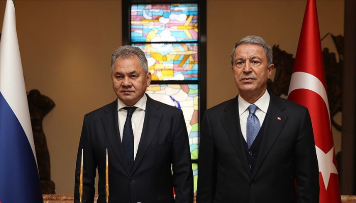 Akar Rusya Savunma Bakanı ile görüştü