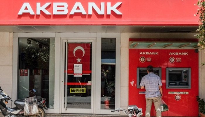 Akbank 714.5 milyon liralık alacağını sattı