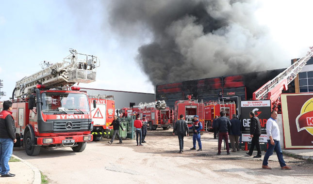 Aksaray'da sucuk fabrikasında yangın çıktı