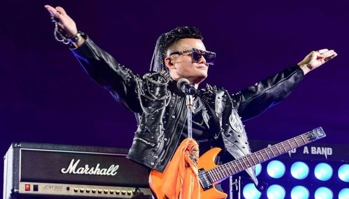 Alibaba'nın kurucusu rock konseriyle emekli oldu