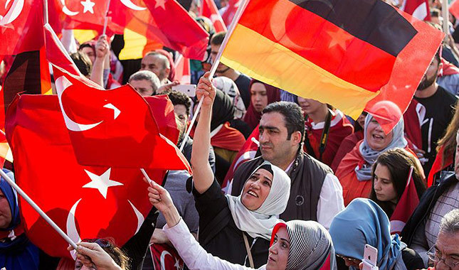 Almanya'daki Türk seçmenin oyu Erdoğan'a