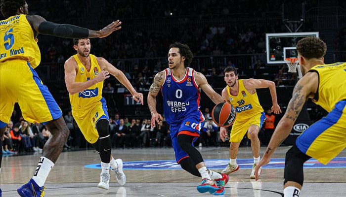 Anadolu Efes 13. galibiyetine ulaştı