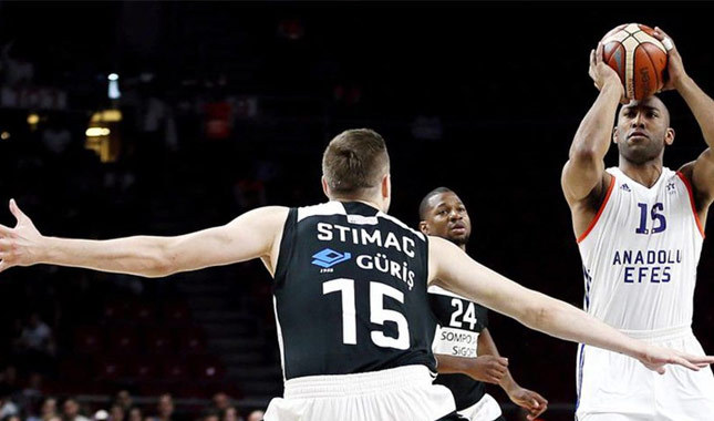 Anadolu Efes-Beşiktaş Sompo Japan: 66-65