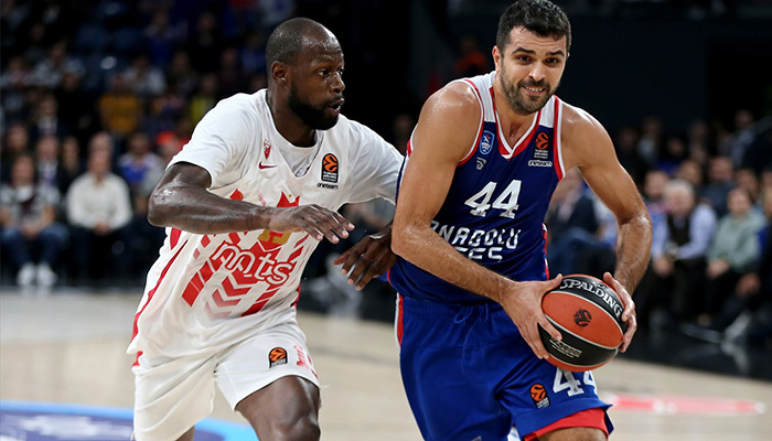 Anadolu Efes Euroleague'de seriye bağladı