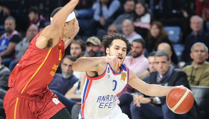 Anadolu Efes, Galatasaray'ı farklı geçti