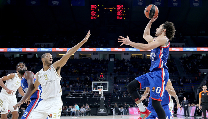 Anadolu Efes Real Madrid'i rahat geçti