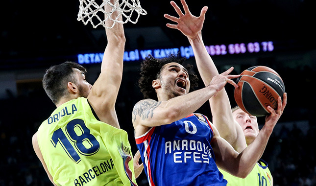 Anadolu Efes avantajı kaybetti
