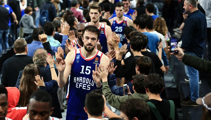 Anadolu Efes seyirci sayısını katlıyor