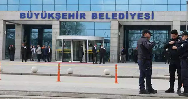 Ankara Büyükşehir Belediyesi'nde FETÖ operasyonu