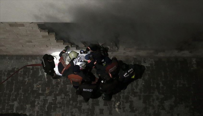 Ankara'da 13 katlı binada yangın paniği!
