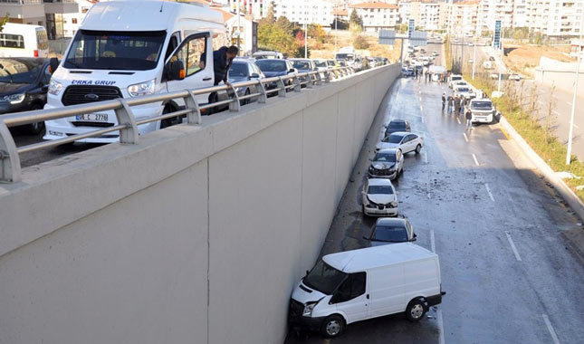 Ankara'da 23 araç birbirine girdi