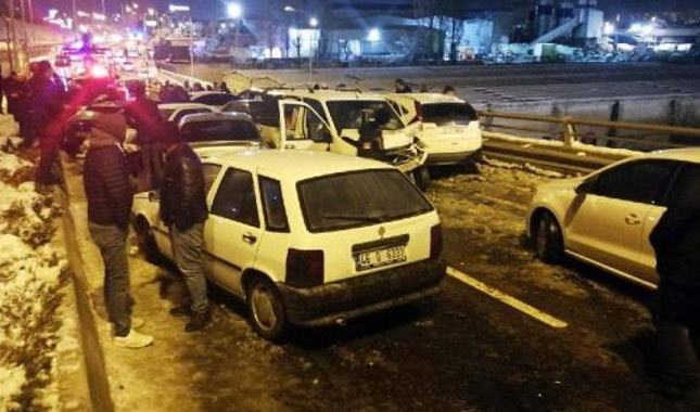 Ankara'da 28 araçlı zincirleme kaza: 7 yaralı