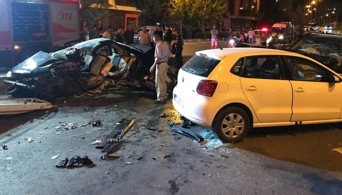 Antalya'da feci kaza! 2 ölü, 6 yaralı