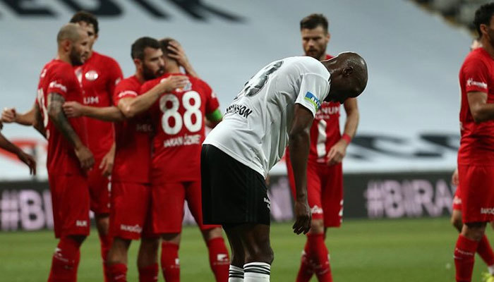 Antalyaspor Süper Lig'de Beşiktaş'a havlu attırdı