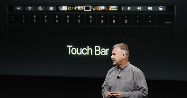 Apple, Macbook Pro ve Macbook Air'i tanıttı