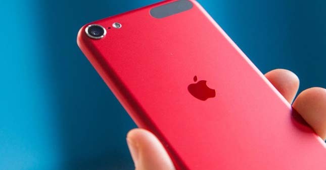 Apple'ın Kırmızı iPhone 7'si ateş ediyor