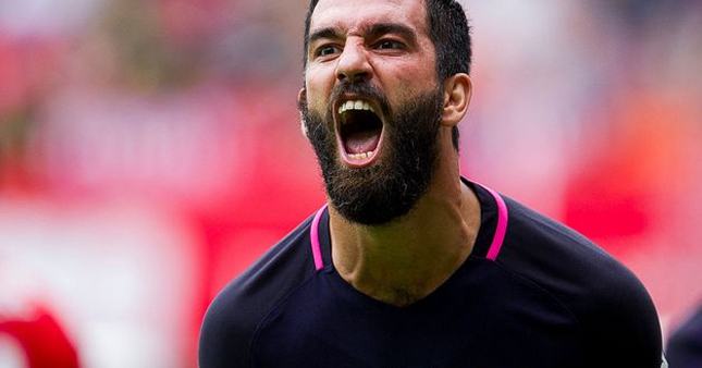 Arda Turan Barcelona'da bırakmak istiyor