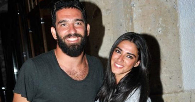 Arda Turan ile Aslıhan Doğan Paris'te buluşuyor