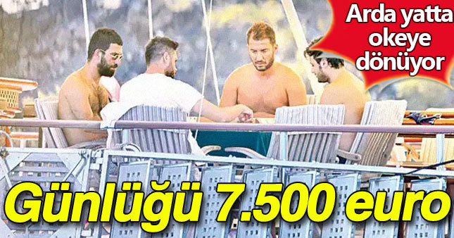 Arda Turan kardeşiyle beraber tatilde