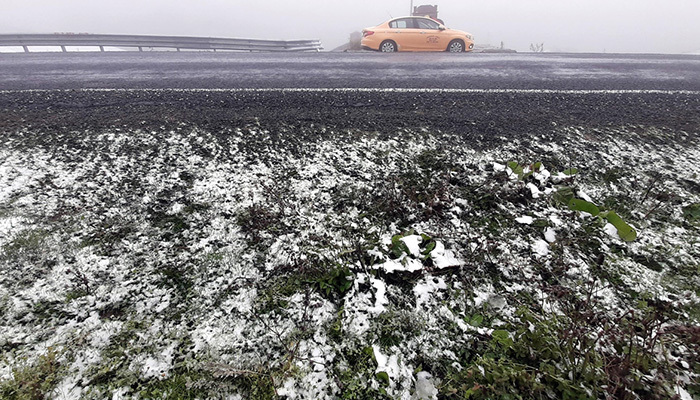 Ardahan'a mevsimin ilk karı düştü