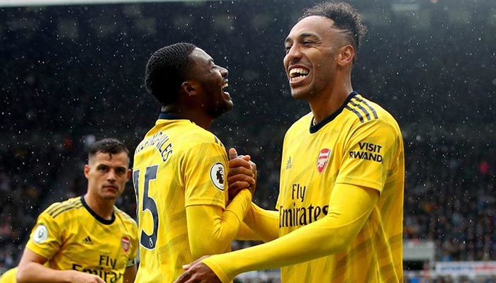 Arsenal lige galibiyetle başladı