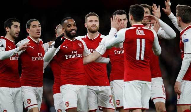 Arsenal yarı final kapısını araladı