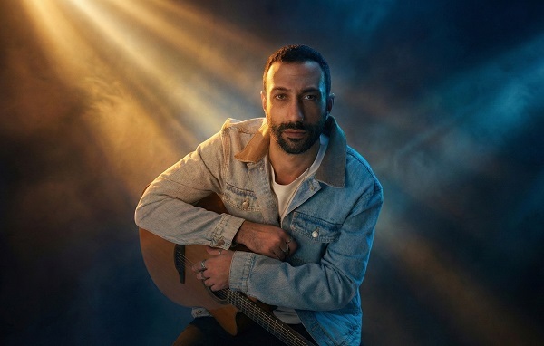 Aşkın en tanıdık cümlesine bir itiraz: Alper Alp - “Sev Diyorsun”