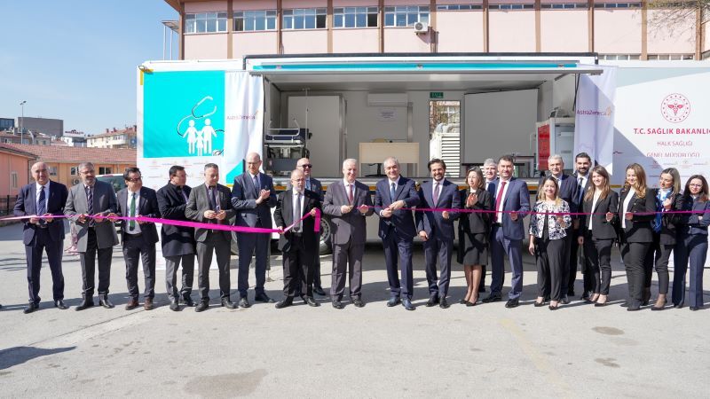AstraZeneca Türkiye'den mobil sağlık merkezi bağışı