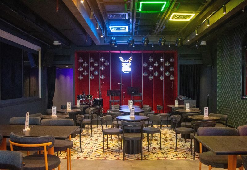 Ataşehir'de Yeni Nesil Eğlence Deneyimi Donkey Pub Sahnesini Açtı